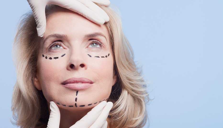 1140-plastic-surgery-consultation